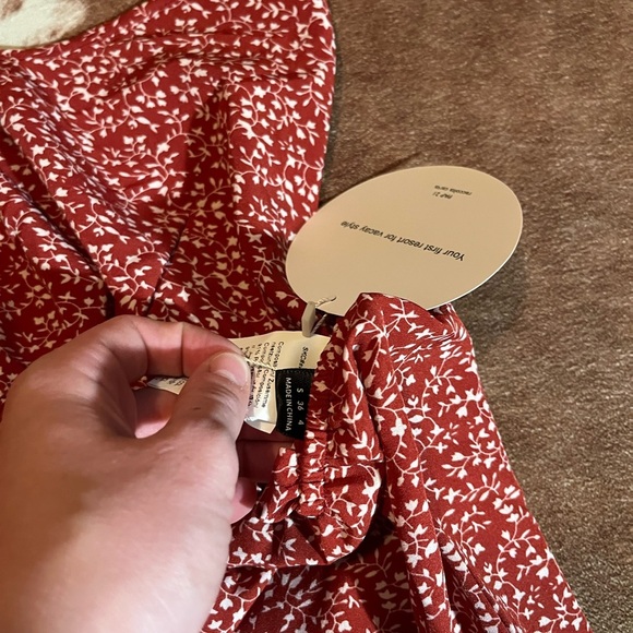 New with tags Shein romper
size small - Picture 4 of 4